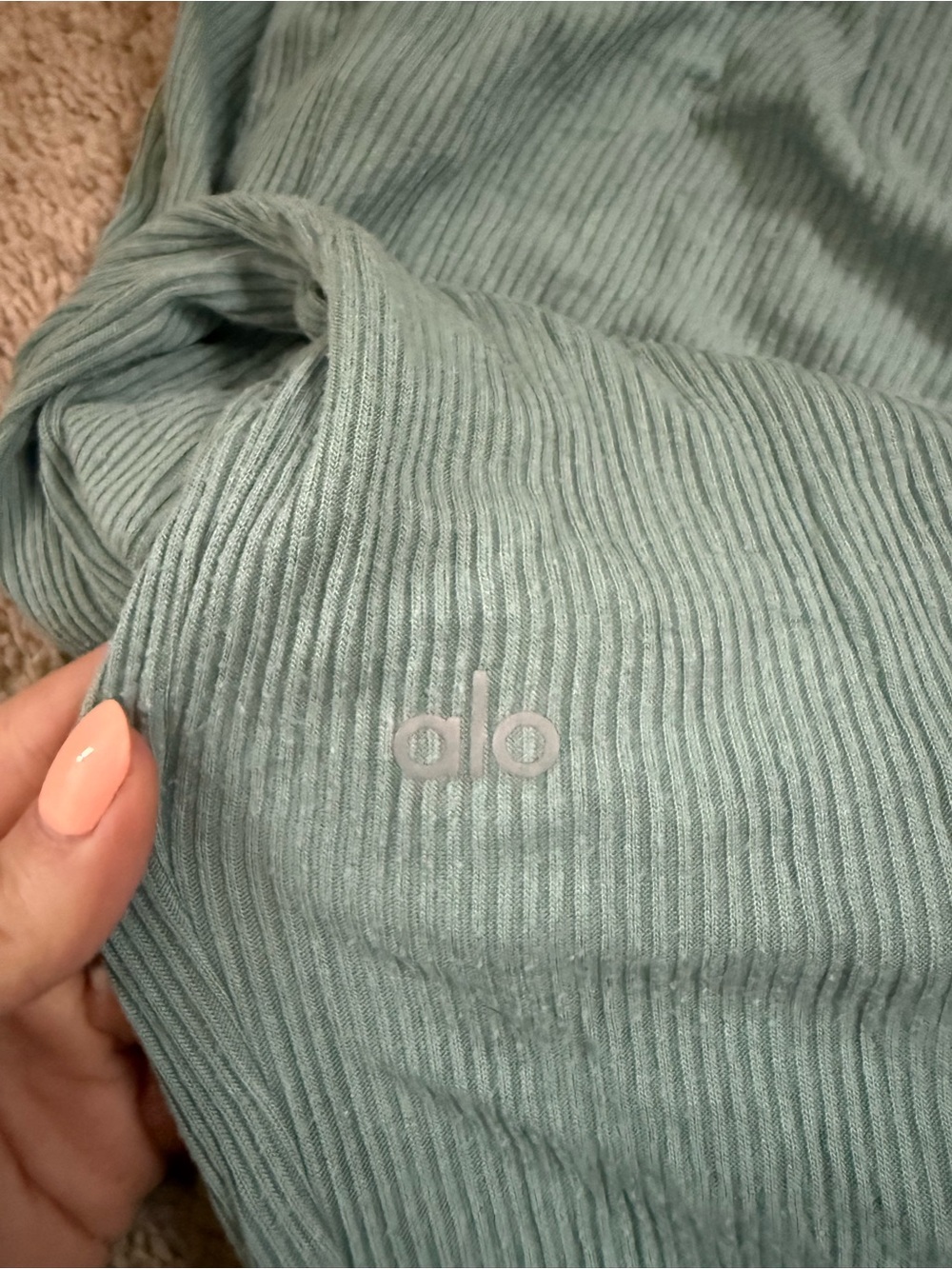 alo high waist whisper pant - Picture 2 of 4